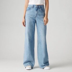 Classic Light Blue Women's Jeans